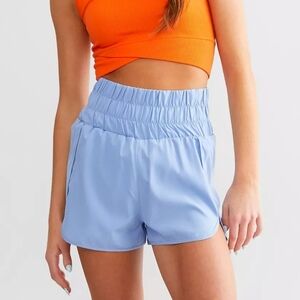 New in Active Stretch Shorts Light Blue Size Large